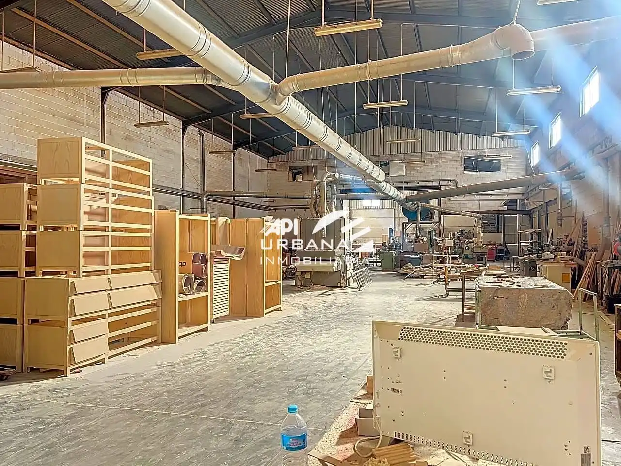 Nave industrial en venta en Lucena