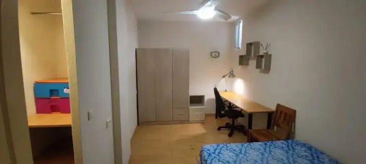 Bedroom of Flat for sale in Valencia  with Heating, Terrace and Furnished