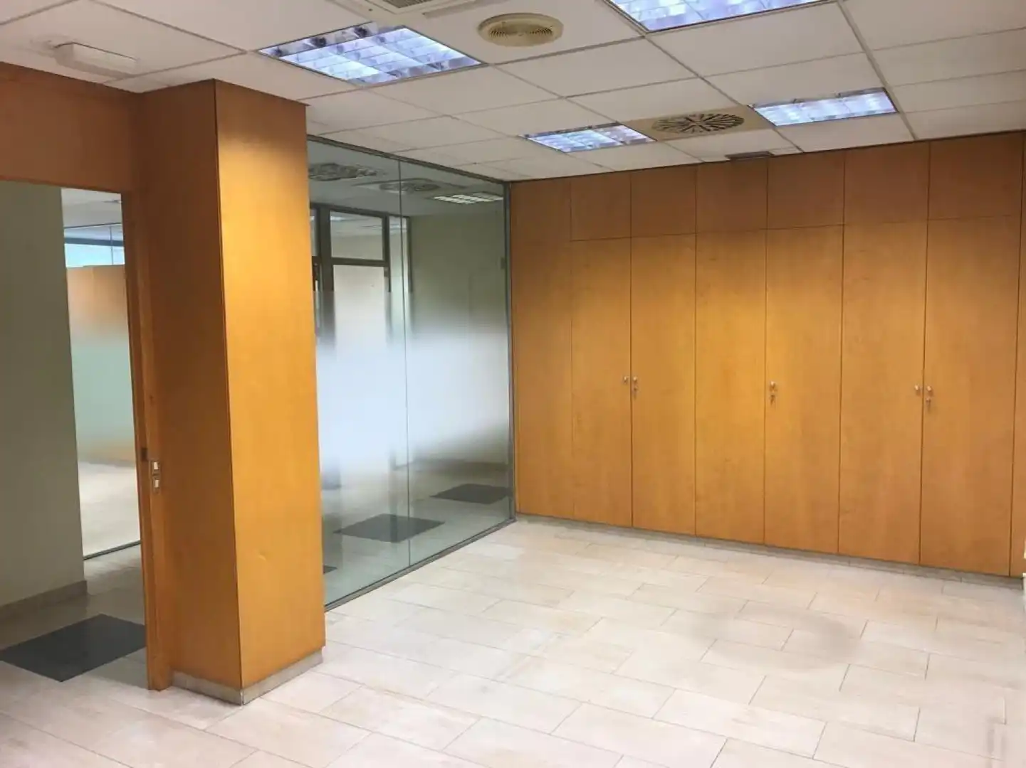 Geschaftsraum zur Miete in Carrer de Lleida, Sagnier - Plaça de Catalunya