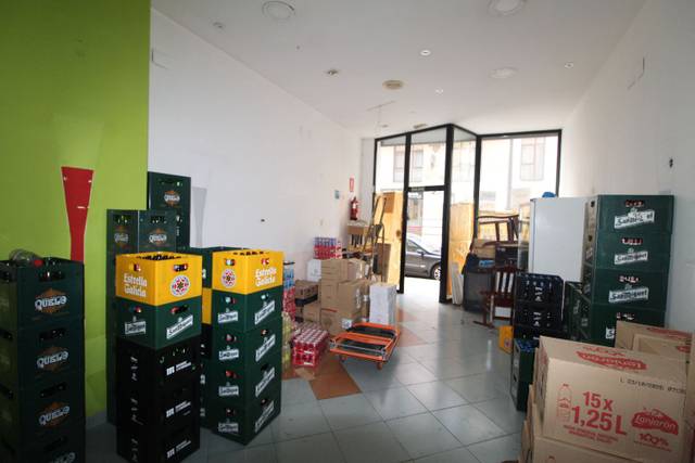 Local comercial en Alquiler en PADRE FLORENCIO en Milán - Pumarín