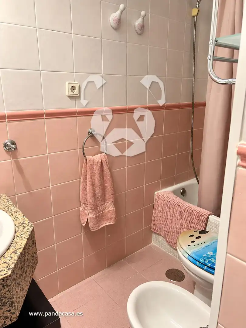 Baño de Piso de alquiler en Madrid con Aire acondicionado, Calefacción y Parquet