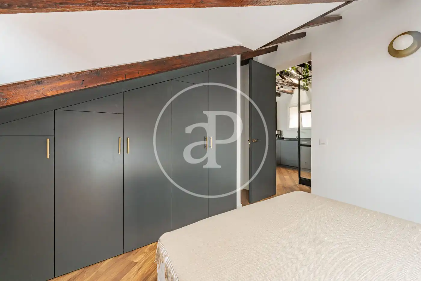 Schlafzimmer von Dachboden zum Verkauf in Madrid mit Klimaanlage, Heizung und Abstellraum