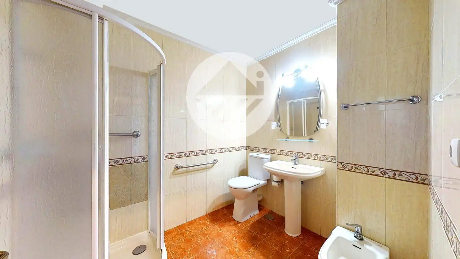Bany de Pis en venda en Leganés amb Aire condicionat i Terrassa