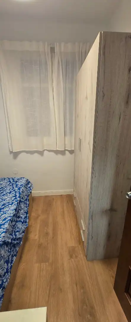 Bedroom of Flat for share in Barcelona  with Heating, Parquet flooring and Furnished