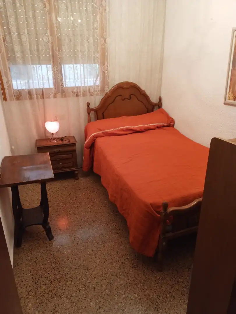 Habitación de Piso de alquiler en Elche / Elx con Amueblado