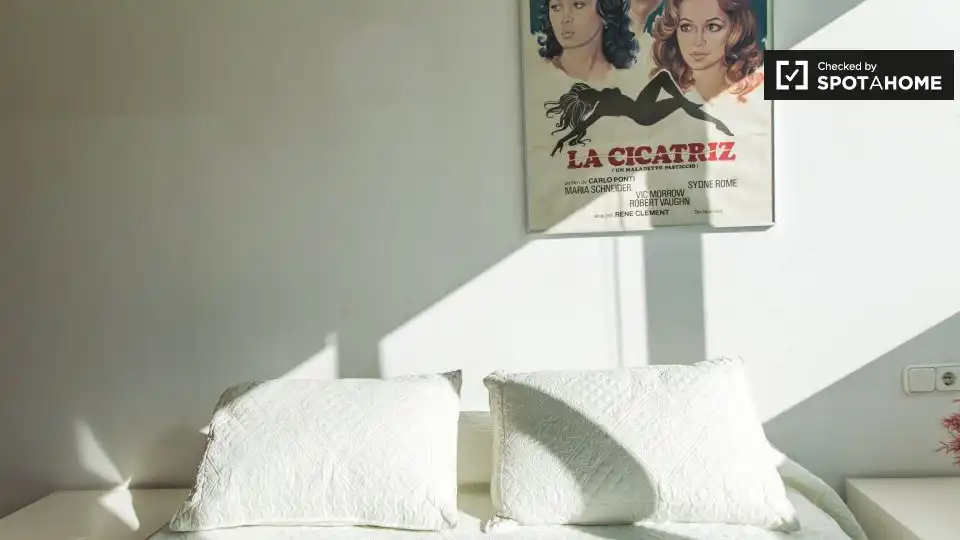 Bedroom of Flat for rent in Valencia  with Air Conditioner, Heating and Furnished