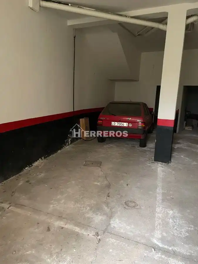 Aparcament de Apartament en venda en Albelda de Iregua amb Calefacció i Moblat