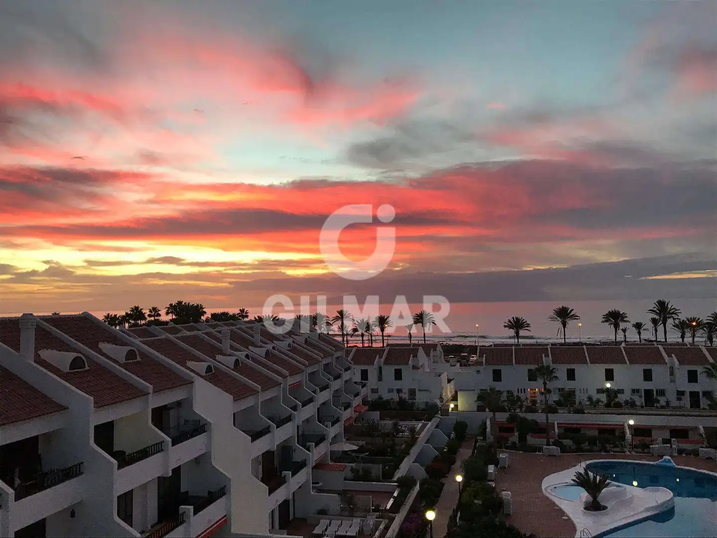 Vista exterior de Dúplex en venta en Arona con Terraza, Piscina y Amueblado