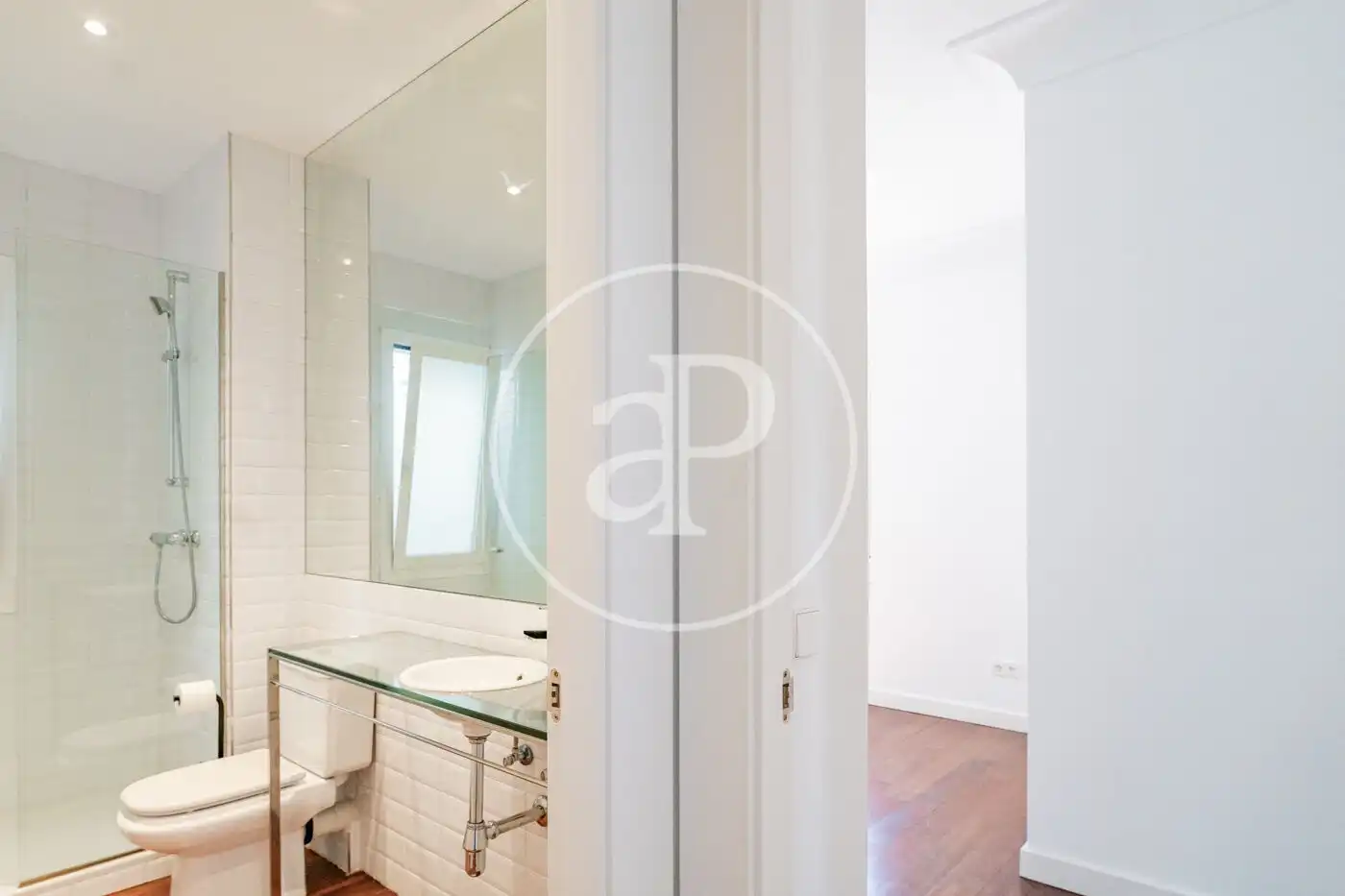 Badezimmer von Dachboden zur Miete in Madrid mit Klimaanlage, Heizung und Terrasse