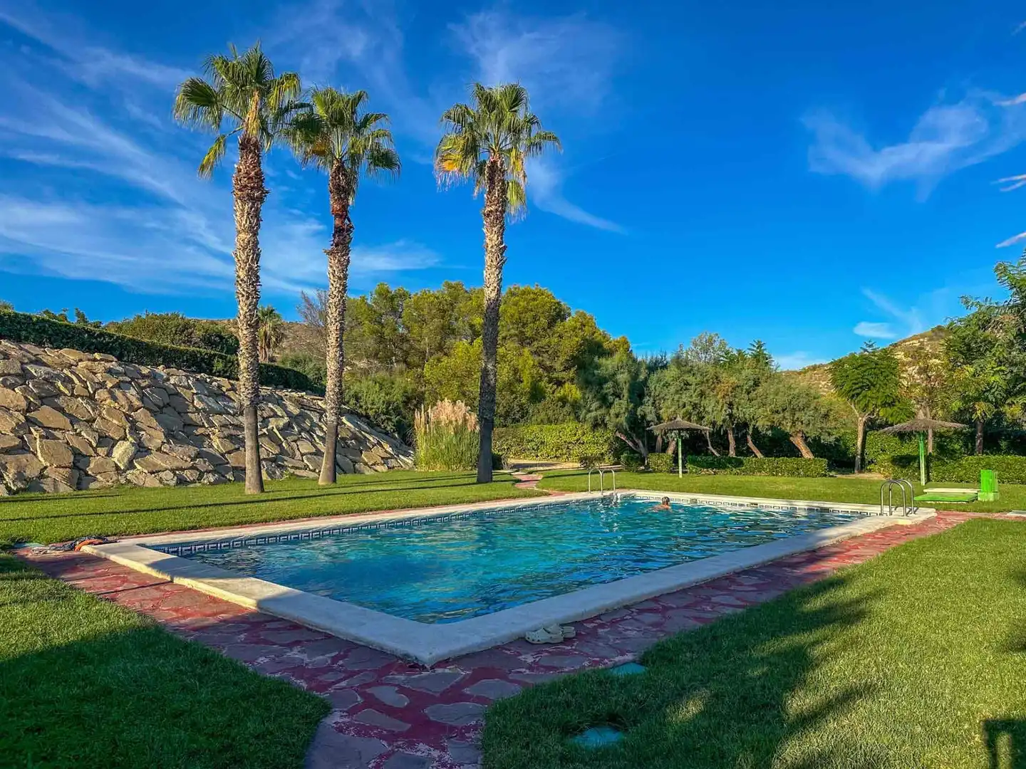 Piscina de Casa o chalet de alquiler en Pueblo Acantilado - Lanuza