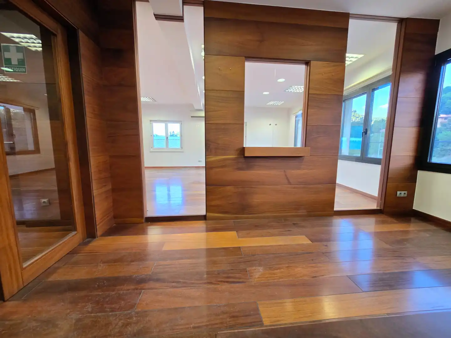 Office for rent in Aiguafreda  with Air Conditioner, Heating and Internet