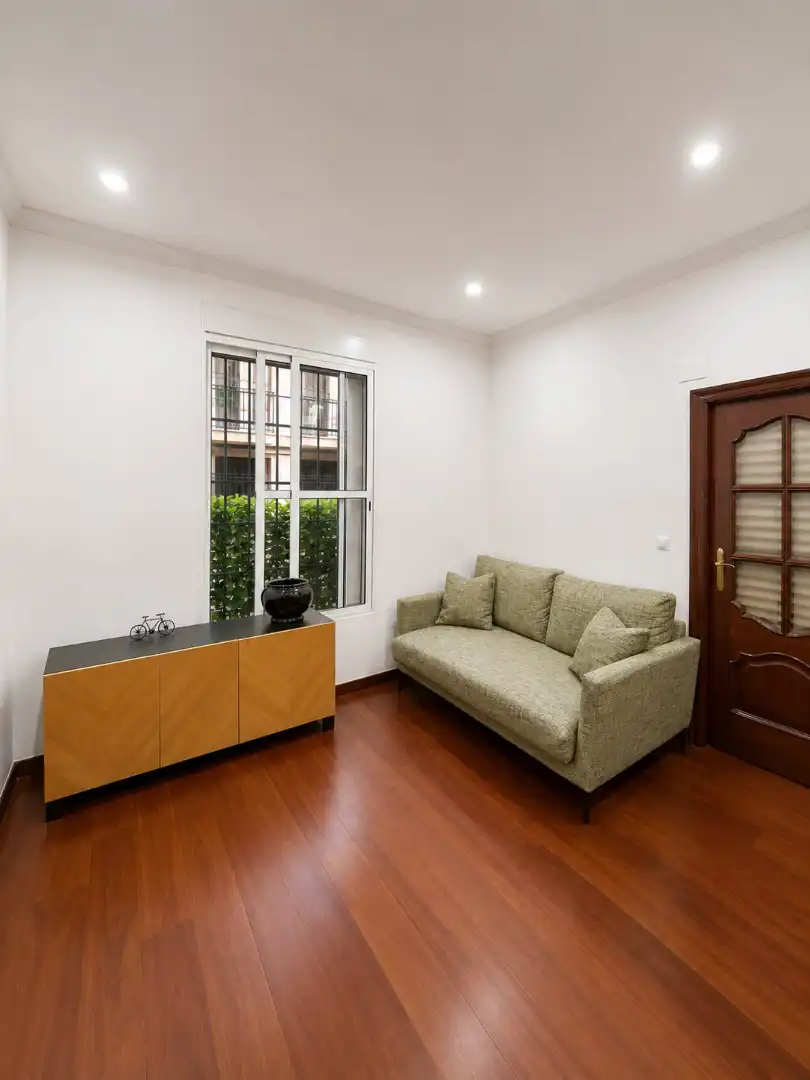 Sala de estar de Piso en venta en Sevilla con Aire acondicionado, Calefacción y Trastero
