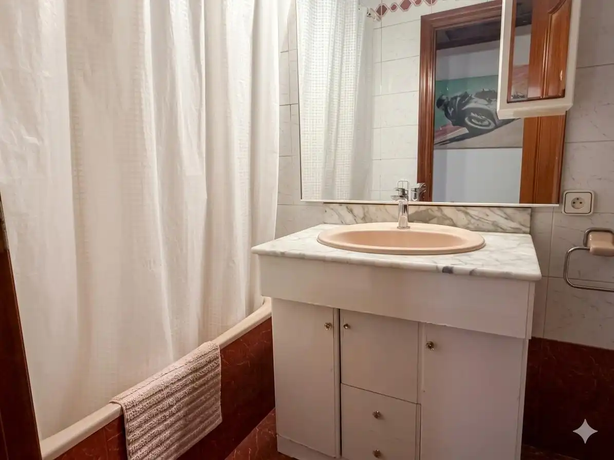 Baño de Piso en venta en Sabadell con Aire acondicionado, Calefacción y Amueblado