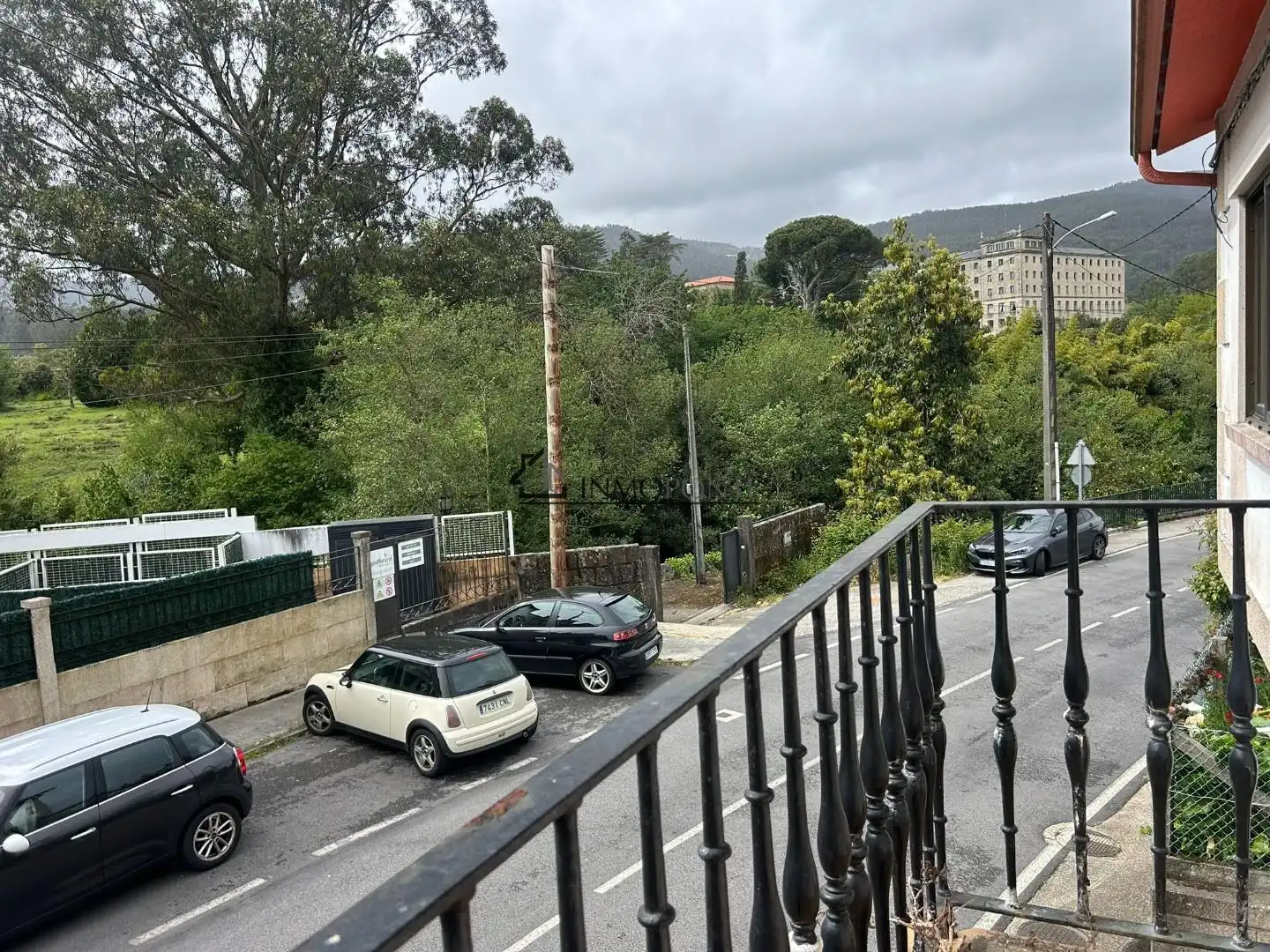 Vista exterior de Casa o xalet en venda en Poio amb Calefacció, Jardí privat i Terrassa