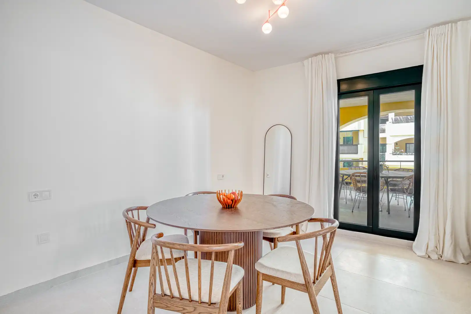 Menjador de Apartament en venda en Marbella amb Aire condicionat, Terrassa i Traster