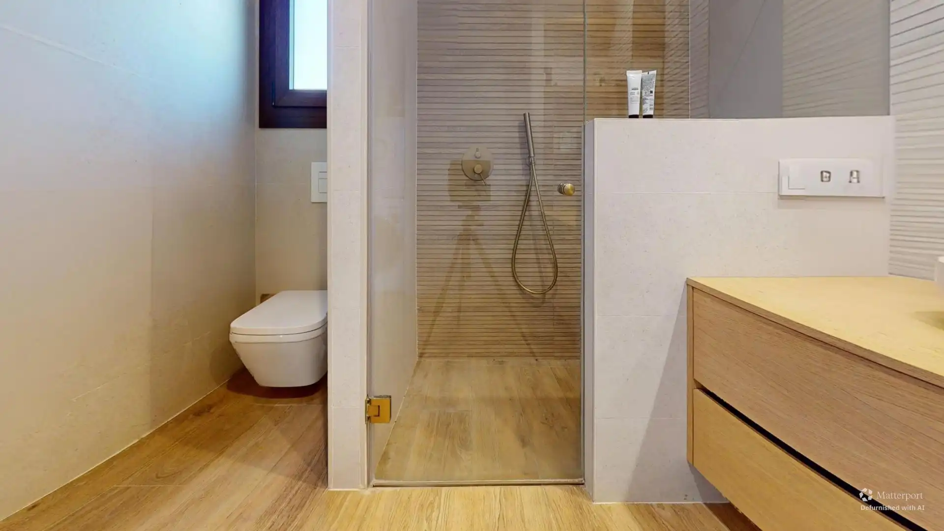 Bany de Casa o xalet en venda en Riba-roja de Túria amb Aire condicionat, Jardí privat i Terrassa