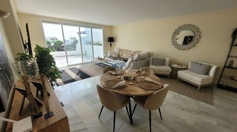 Espectacular Apartamento con Vistas Panorámicas al Mar y Montaña en Bel Air: Lujo y Comodidad., imatge 3