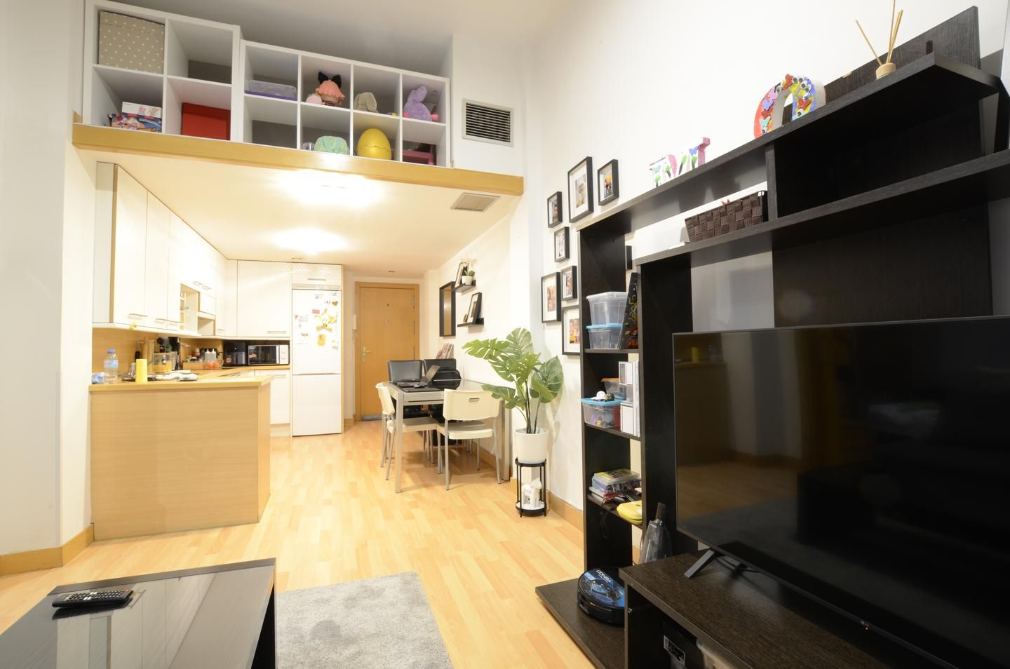 Sala d'estar de Pis en venda en  Madrid Capital amb Aire condicionat i Piscina comunitària