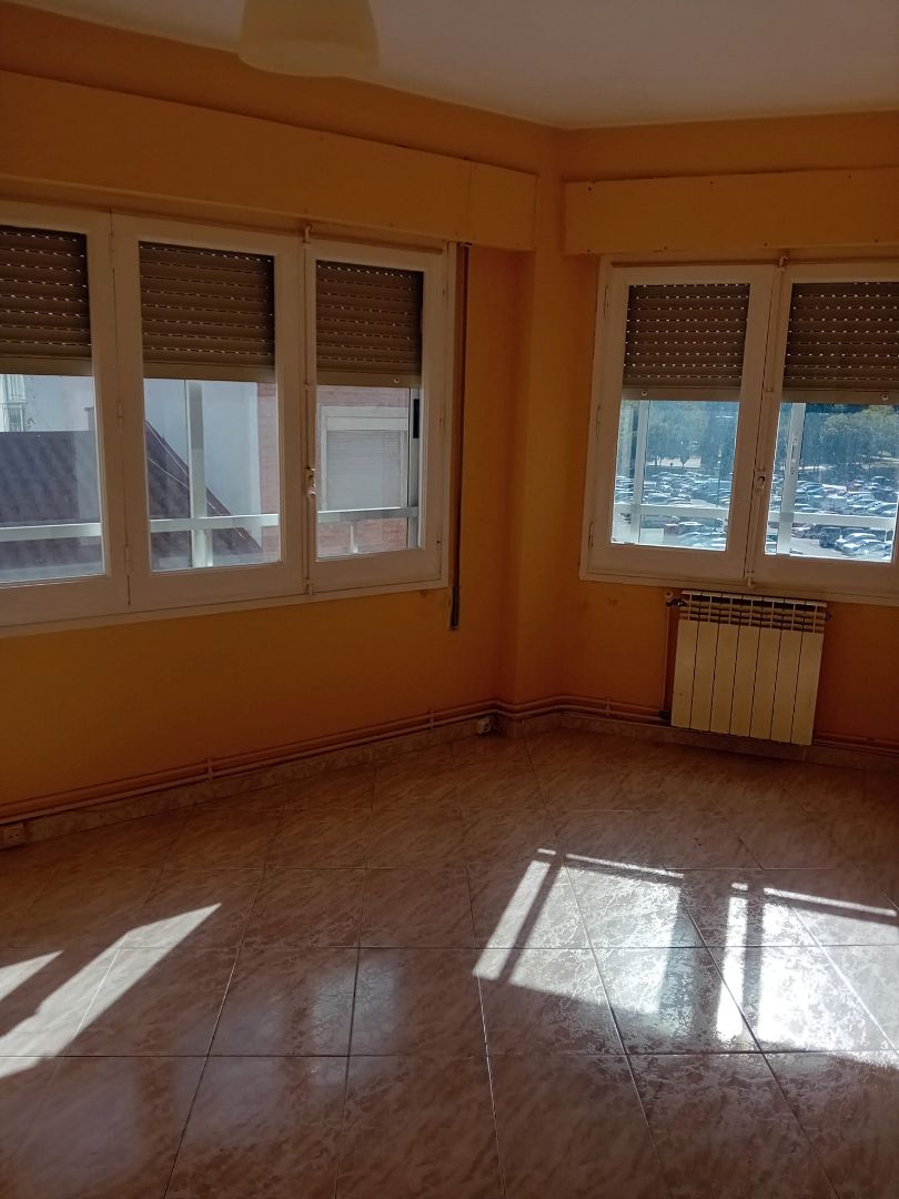 Habitación de Piso de alquiler en  Zaragoza Capital con Calefacción, Horno y Lavadora