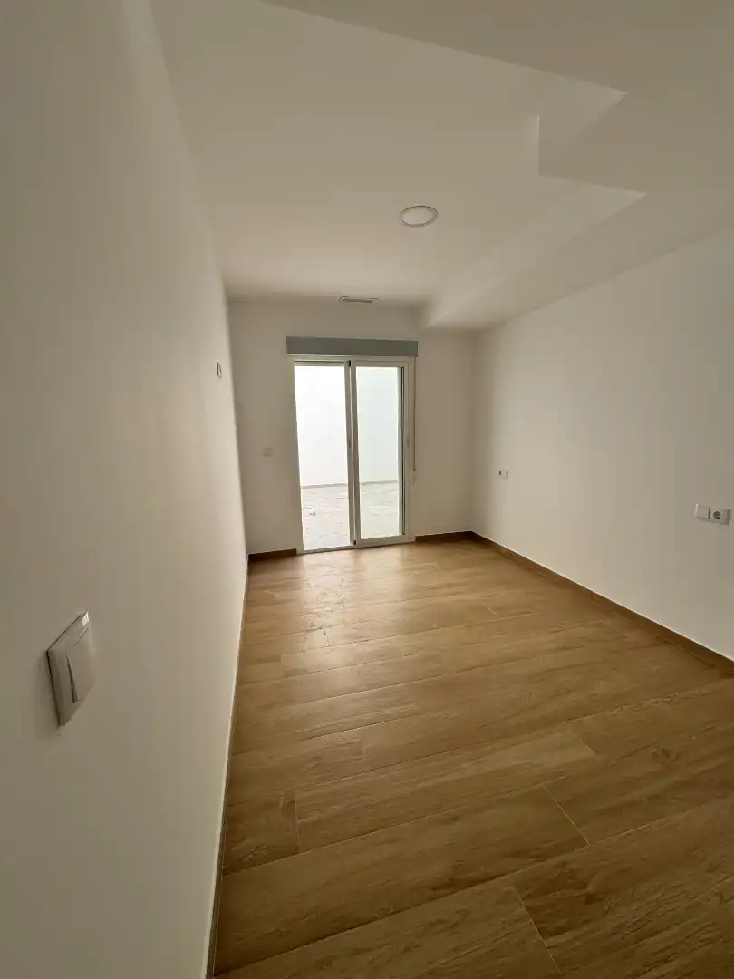 Piso con ascensor en venta en Carrer Concepción Arenal 101, imagen 24