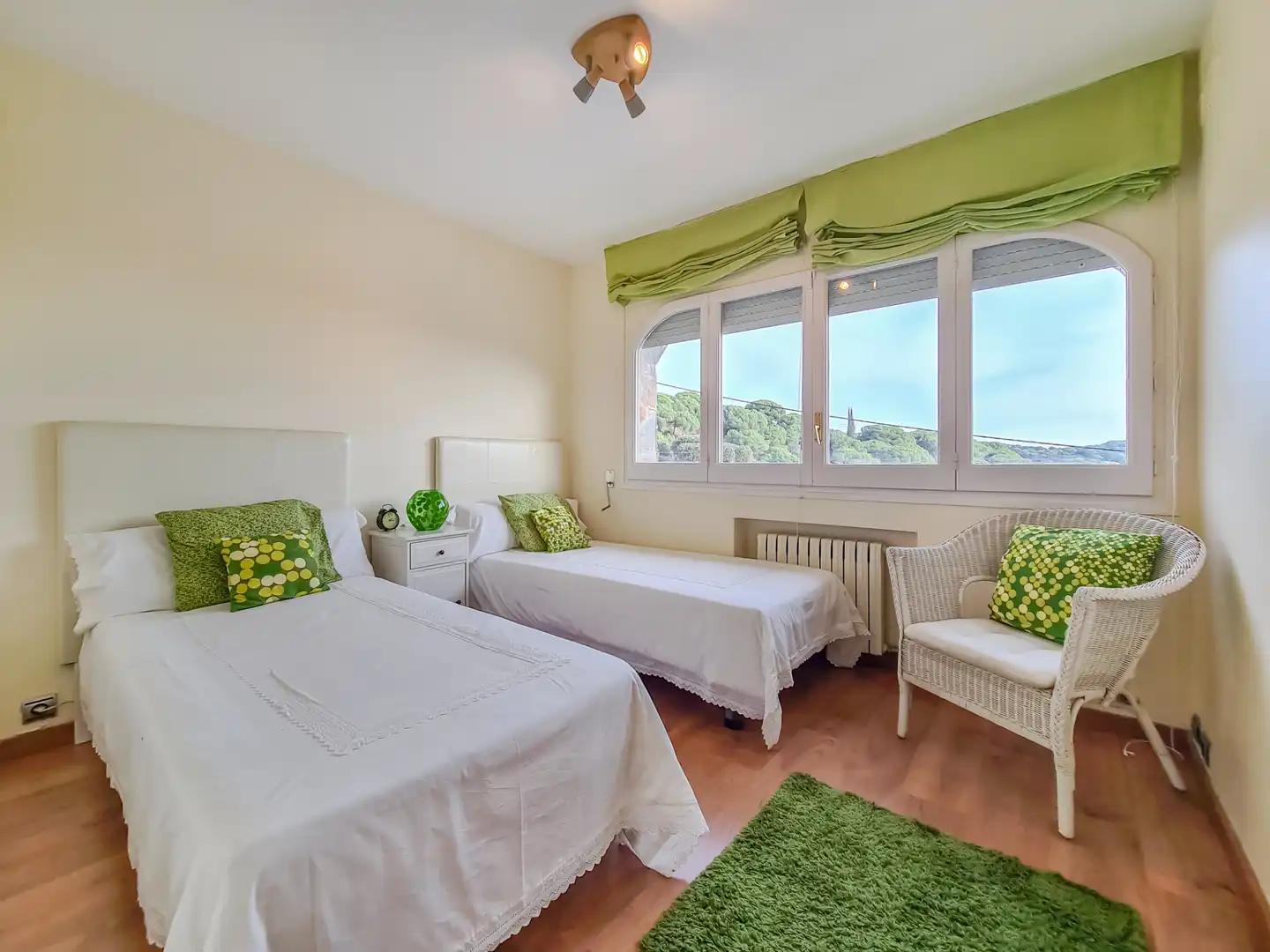 Habitación de Casa o chalet en venta en Alella con Calefacción, Jardín privado y Terraza