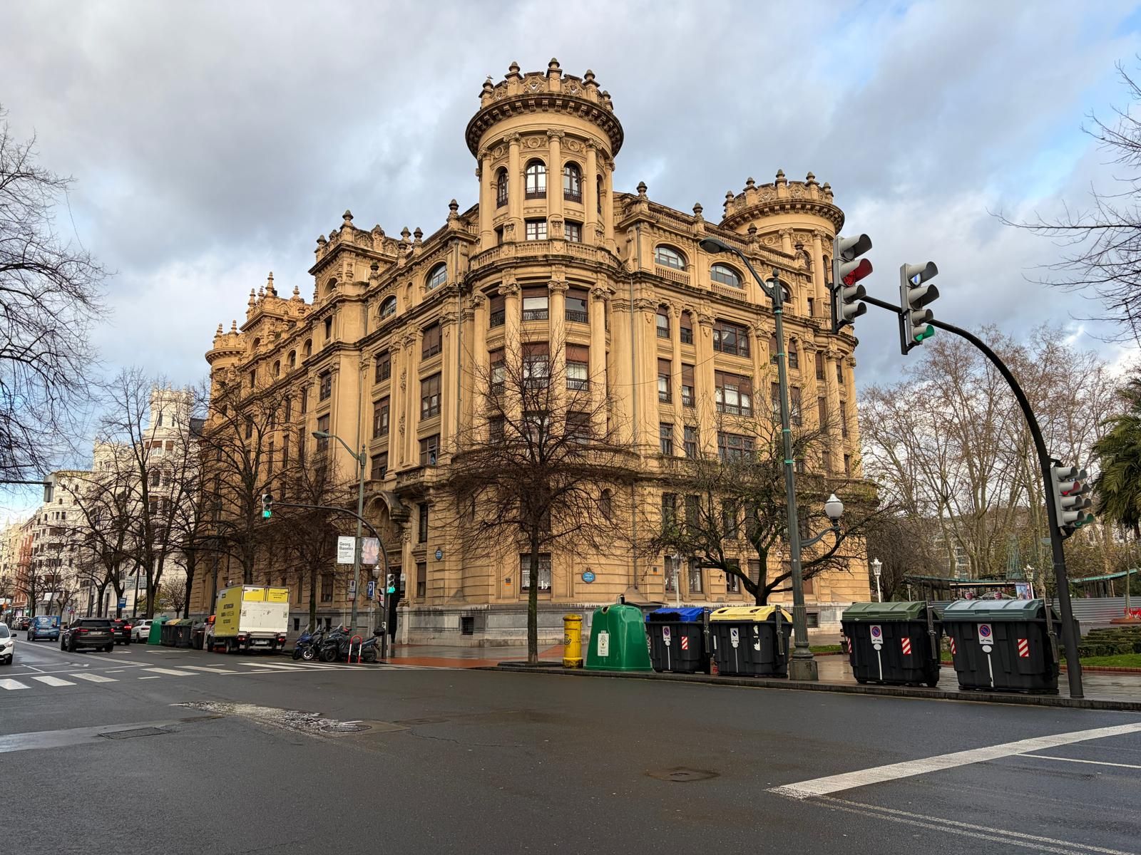 Exterior view of Flat to rent in Bilbao   with Air Conditioner, Heating and Storage room
