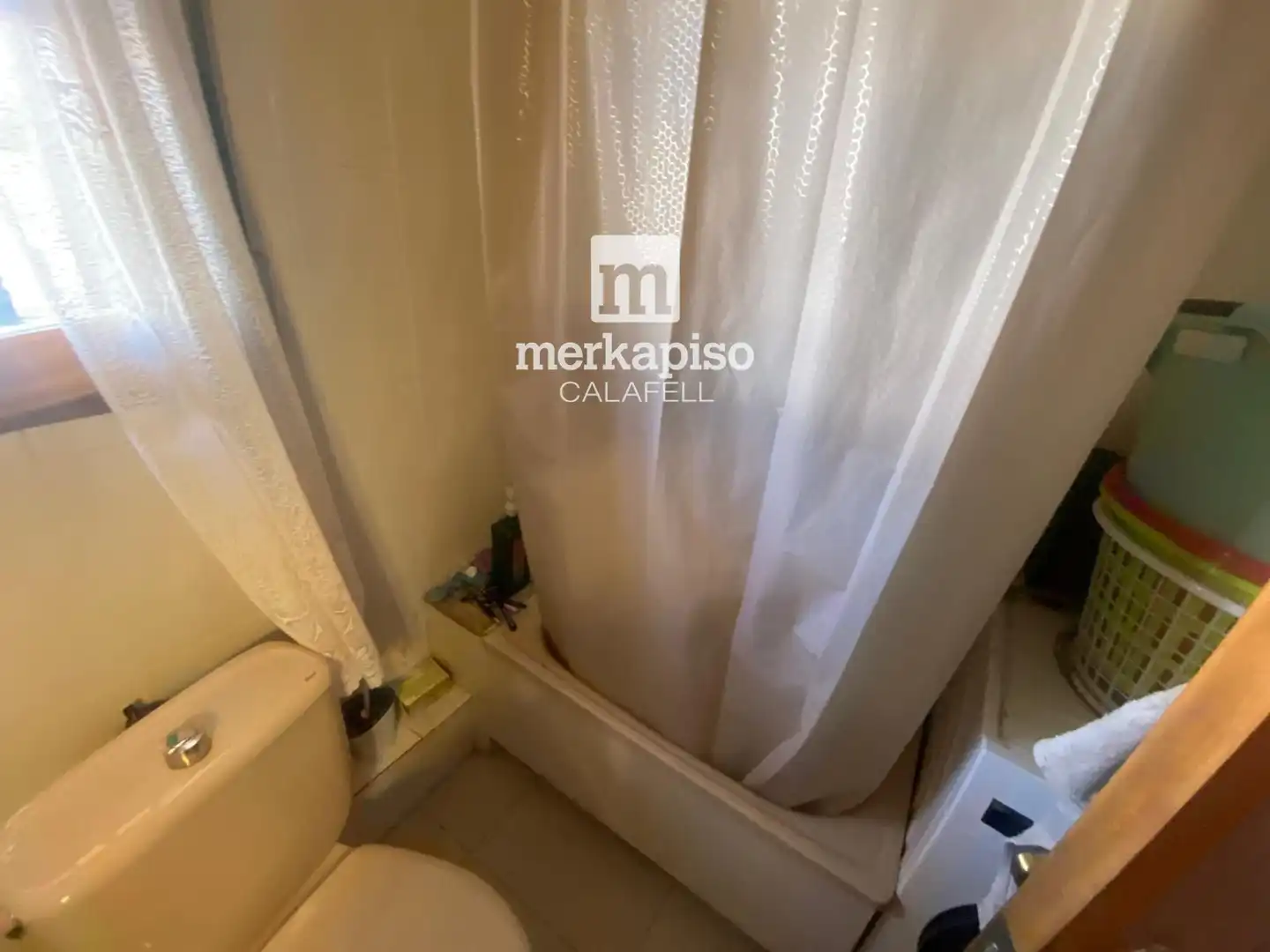 Bany de Casa o xalet en venda en Cunit amb Jardí privat, Terrassa i Traster