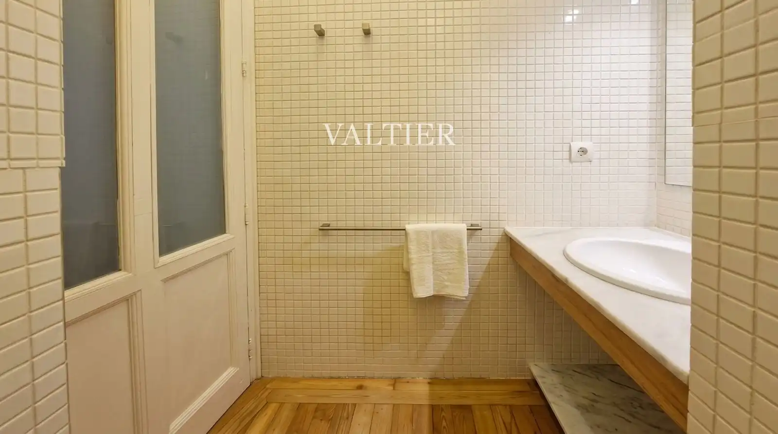 Badezimmer von Wohnung zur Miete in Madrid mit Klimaanlage, Heizung und Terrasse
