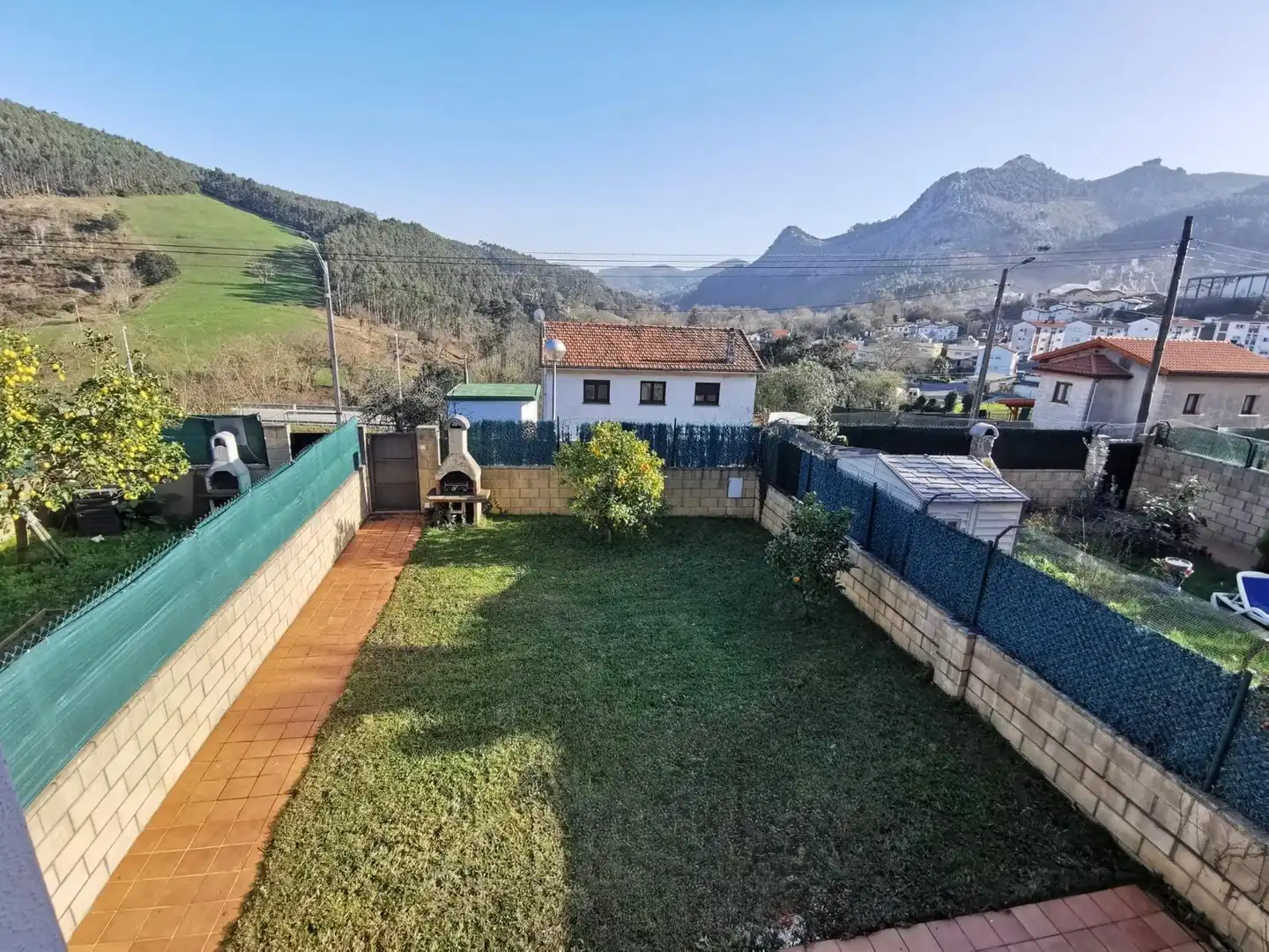 Jardín de Casa adosada en venta en Castro-Urdiales con Calefacción, Jardín privado y Amueblado