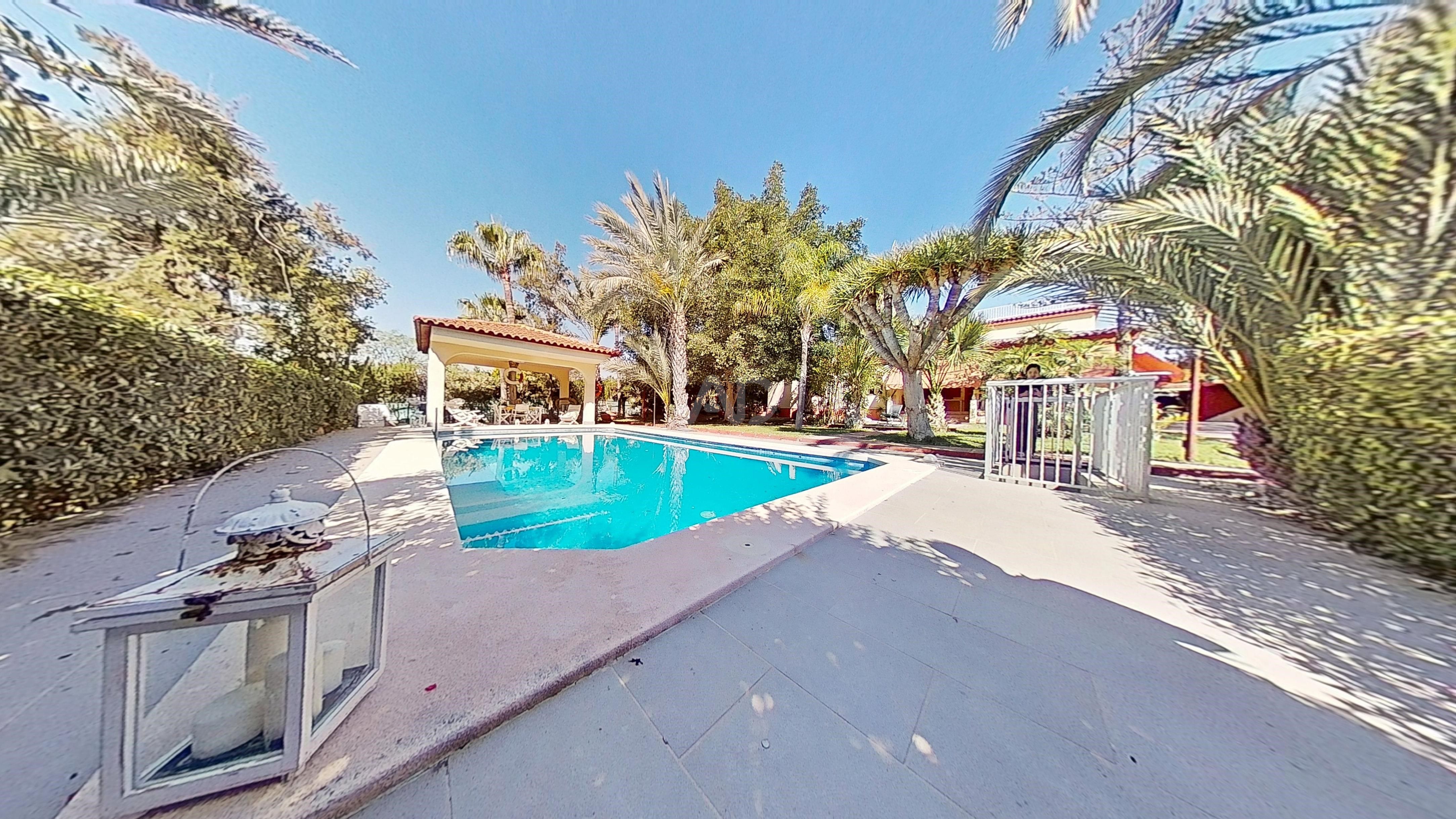 Piscina de Casa o xalet en venda en Elche / Elx amb Aire condicionat, Calefacció i Terrassa