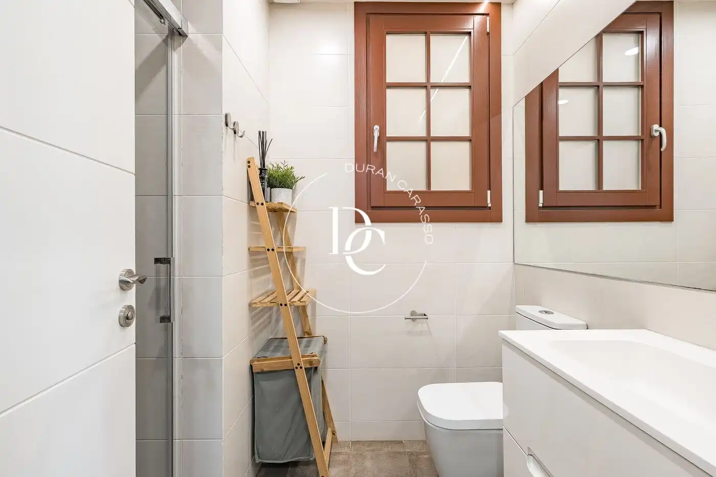 Baño de Piso en venta en Barcelona con Aire acondicionado, Calefacción y Amueblado