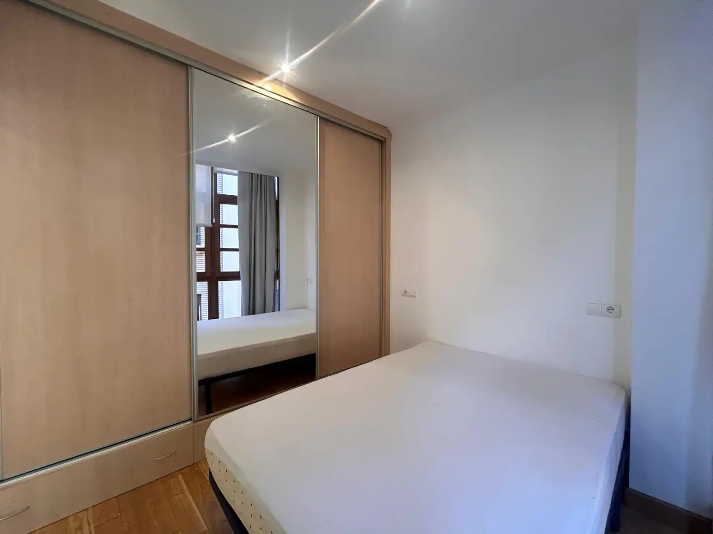 Bedroom of Flat for rent in Gijón   with Heating and Parquet flooring