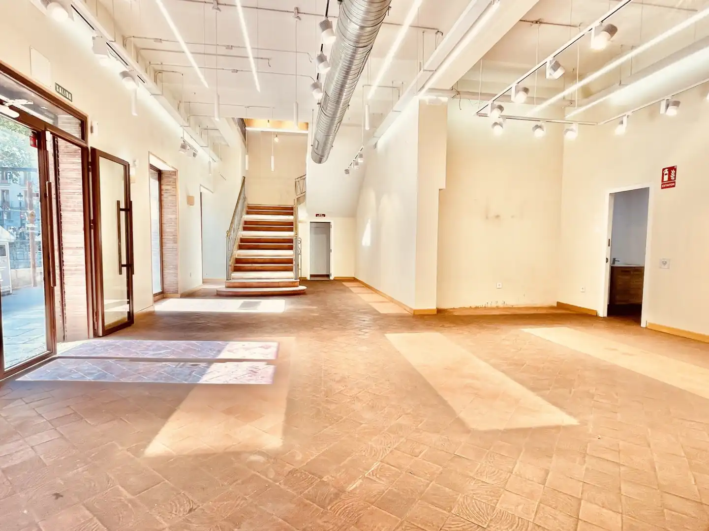 Commercial properties for rent in Calle de Toledo, 52, Palacio