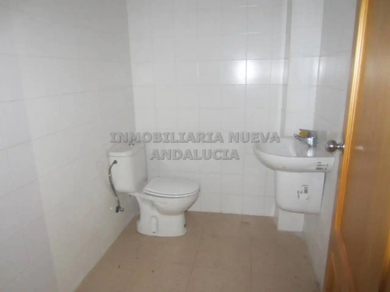 Local comercial de lloguer a Nueva Andalucía, imagen 3