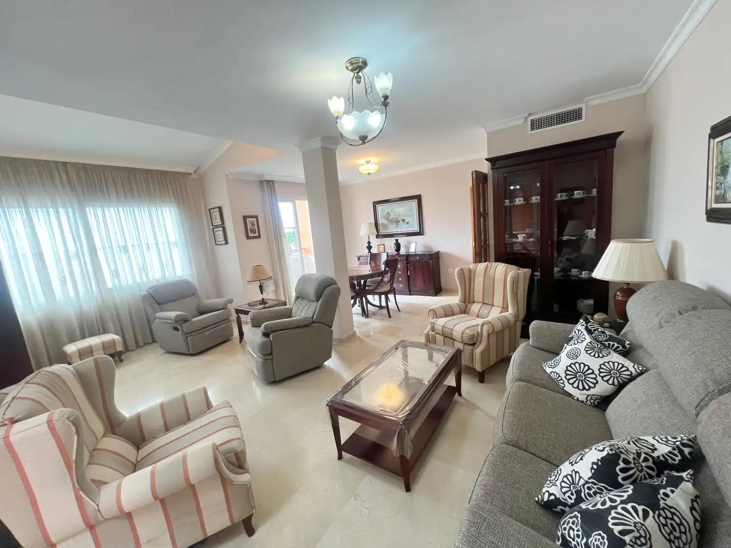 Sala d'estar de Àtic en venda en Torremolinos amb Aire condicionat, Terrassa i Traster