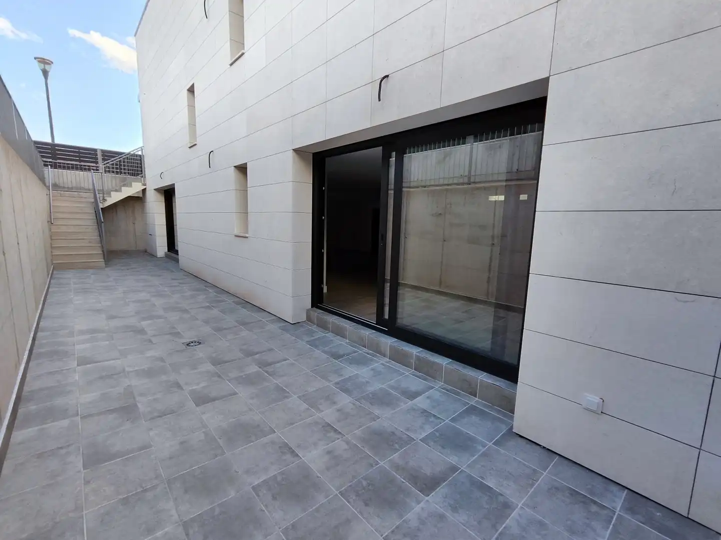 Vista exterior de Casa o xalet en venda en Albelda de Iregua amb Calefacció, Jardí privat i Terrassa