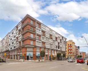 Vista exterior de Pis en venda en Gijón  amb Calefacció, Parquet i Terrassa