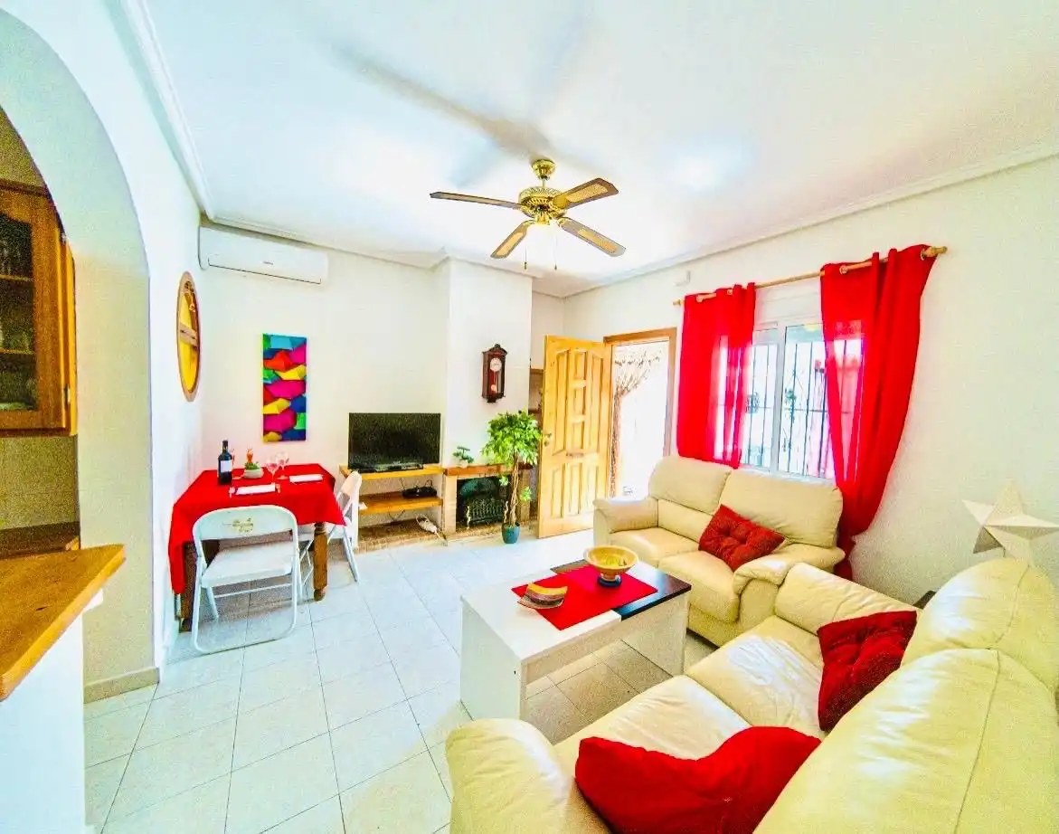 Sala de estar de Casa o chalet de alquiler en Torrevieja con Aire acondicionado, Calefacción y Terraza