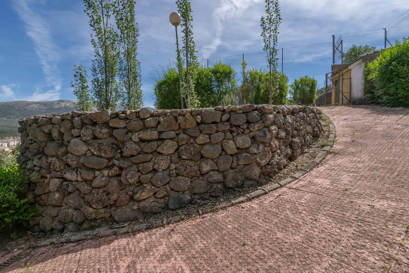 Vista exterior de Casa o chalet en venta en Valdepeñas de Jaén con Aire acondicionado, Calefacción y Jardín privado