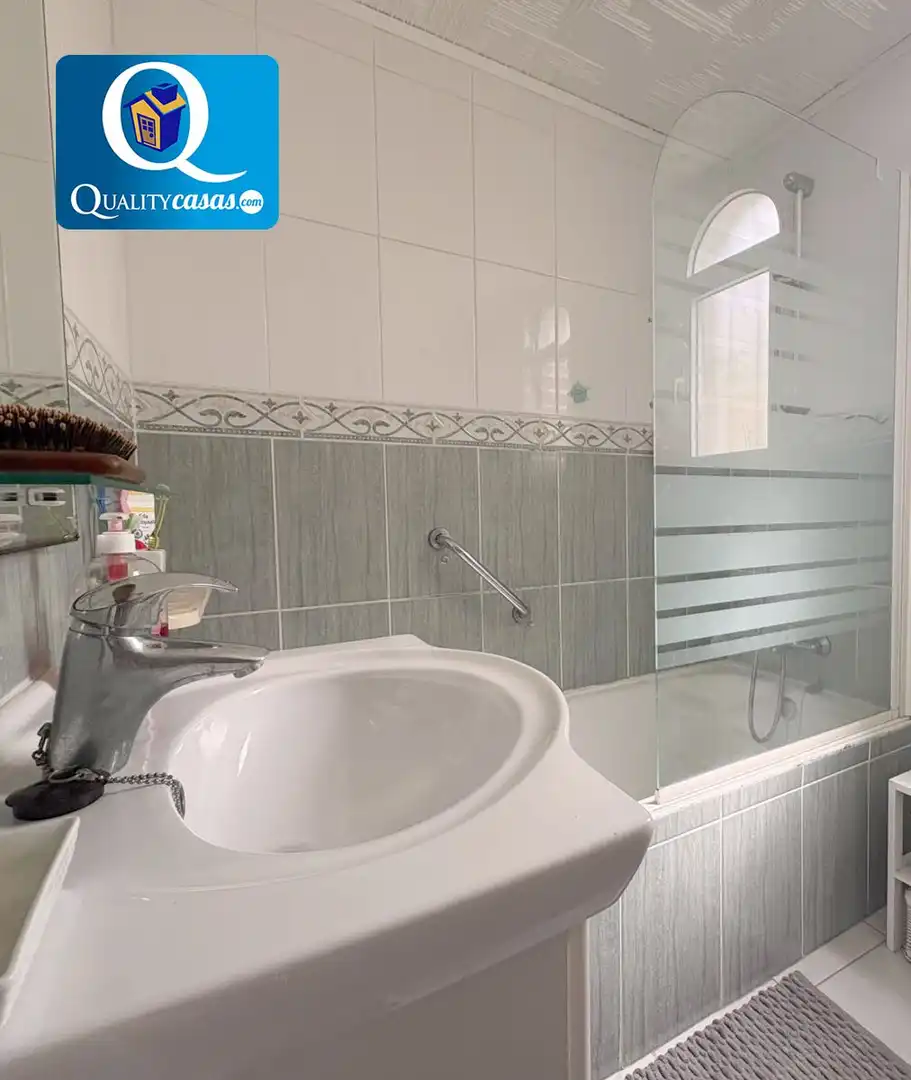 Bathroom of Houses for sale in Pueblo Español - Coveta Fumá