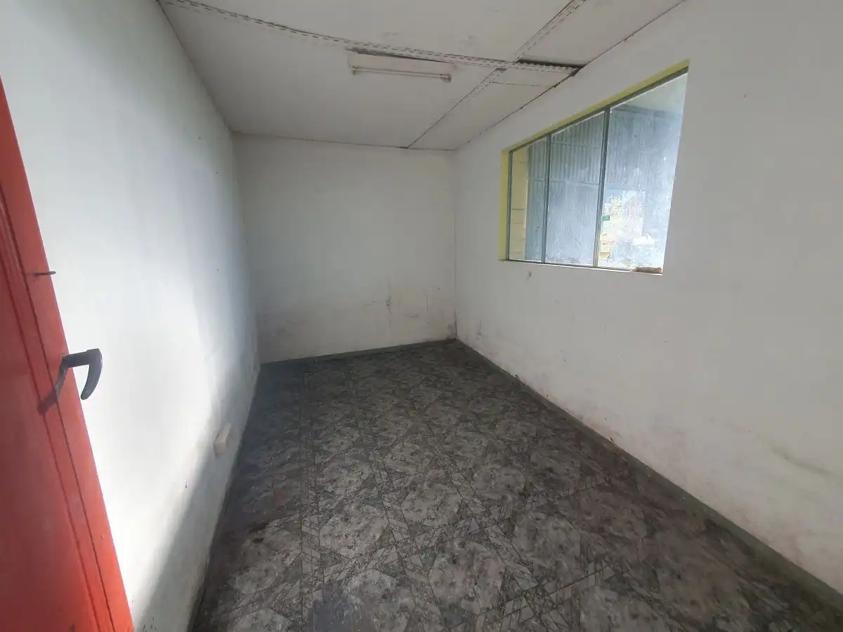Industrial buildings for rent in Grado