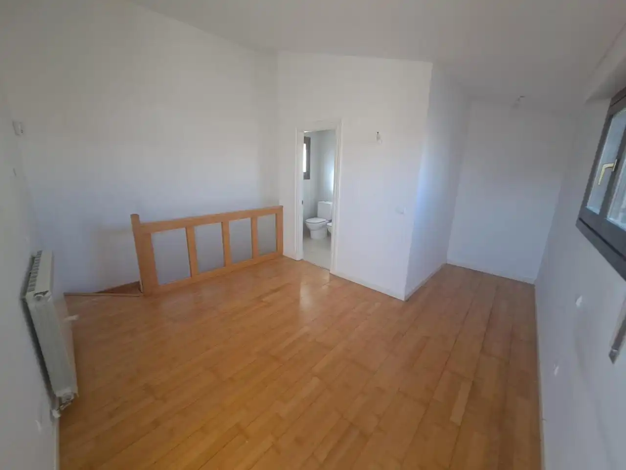 Habitación de Dúplex de alquiler en Zaragoza con Aire acondicionado, Calefacción y Parquet