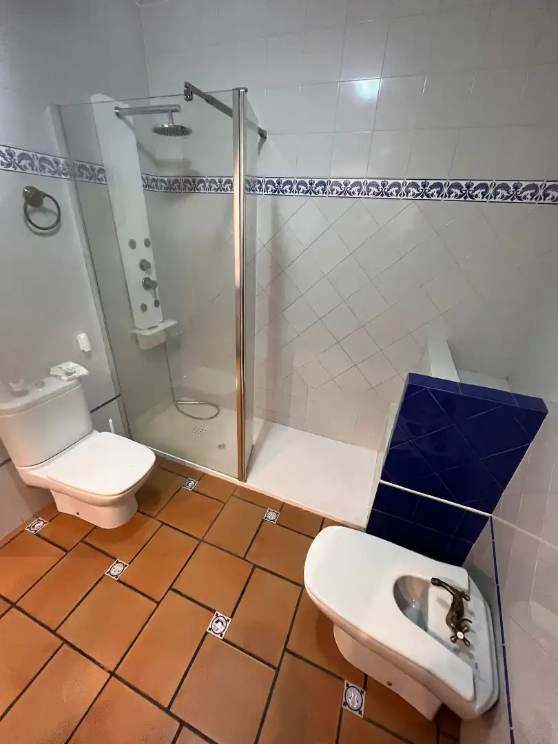 Baño de Casa adosada en venta en Sarroca de Lleida con Calefacción, Terraza y Amueblado