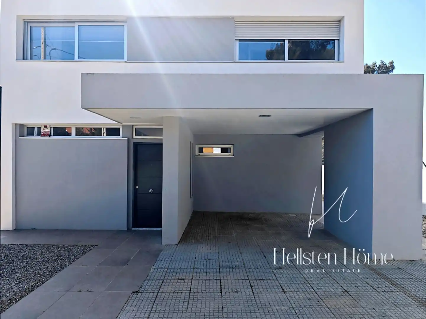 Vista exterior de Casa o xalet en venda en Corbera de Llobregat amb Jardí privat, Terrassa i Traster
