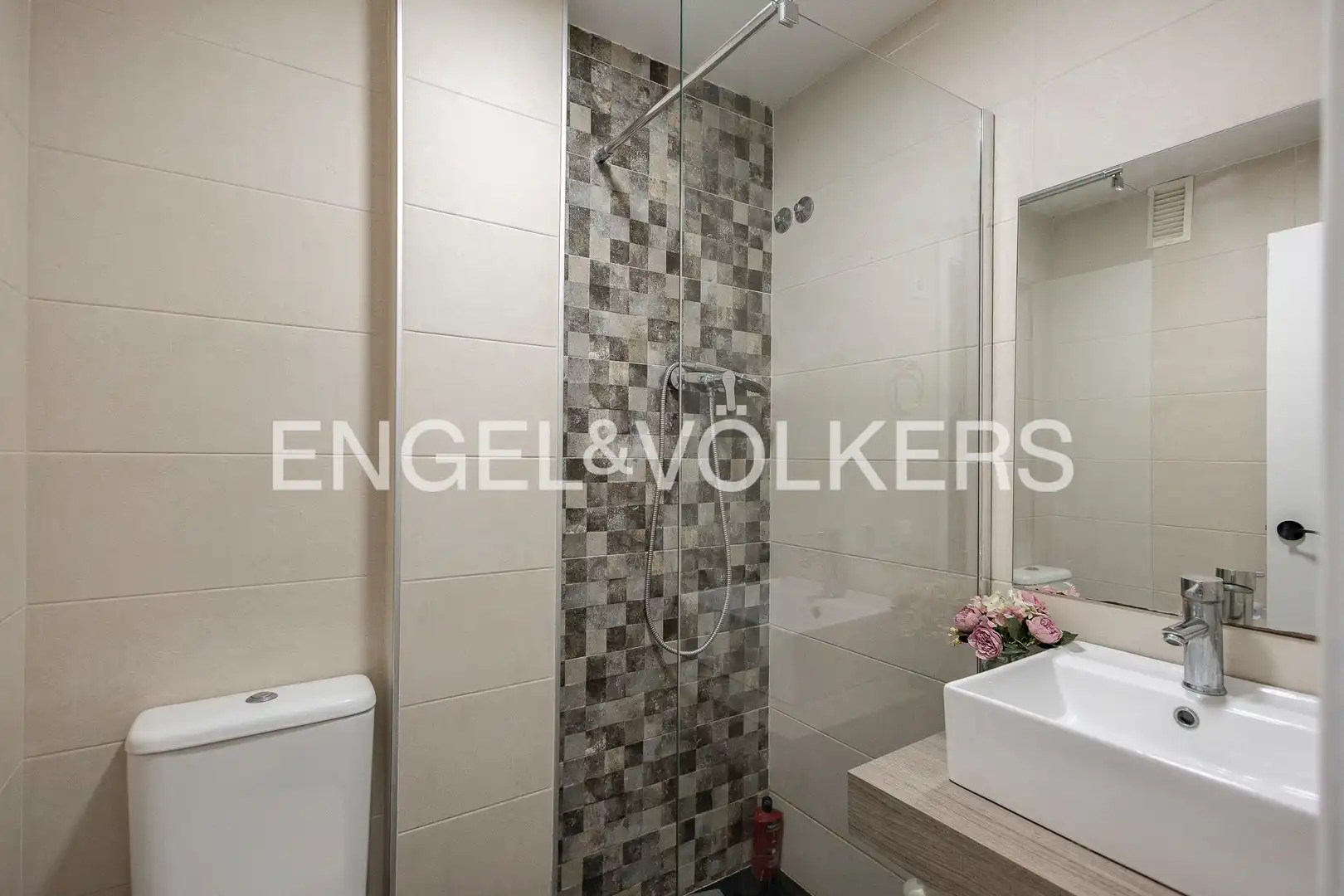 Baño de Dúplex en venta en Terrassa con Aire acondicionado, Calefacción y Parquet