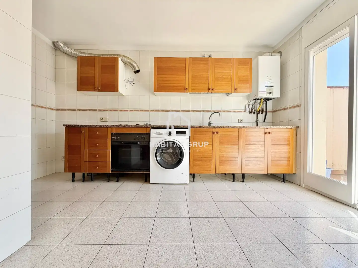Cocina de Casa adosada en venta en Girona con Calefacción, Jardín privado y Terraza