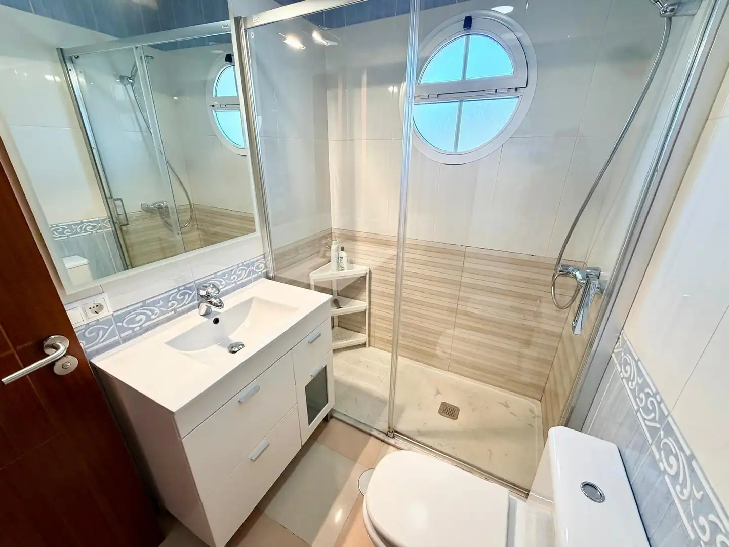 Baño de Ático en venta en Roquetas de Mar con Aire acondicionado, Calefacción y Terraza
