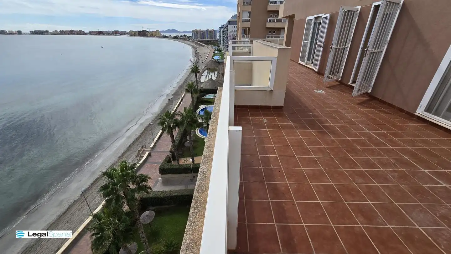 Terrasse von Wohnungen zum Verkauf in La Manga del Mar Menor mit Klimaanlage, Heizung und Privatgarten