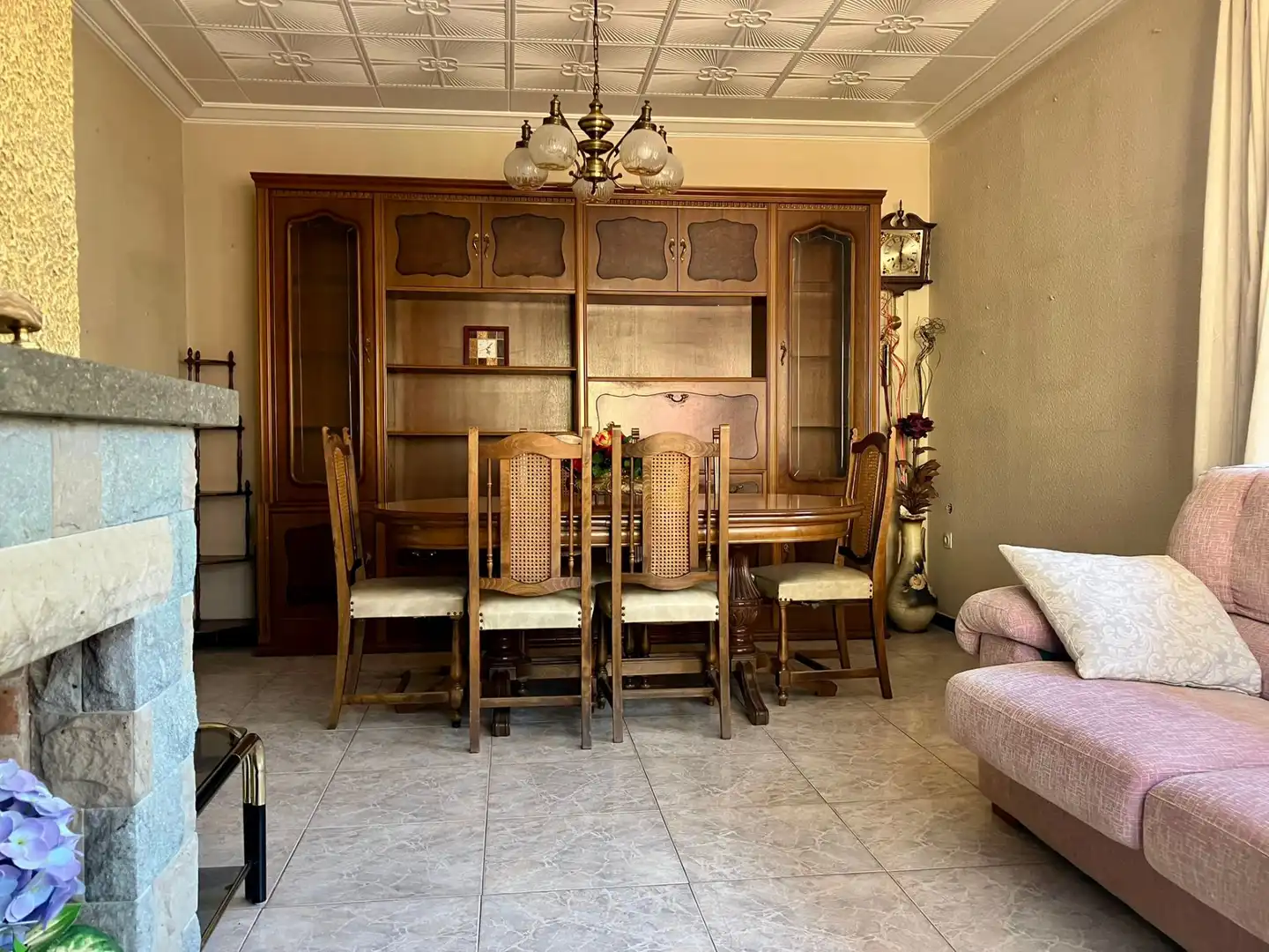 Menjador de Casa o xalet en venda en Olot amb Calefacció, Terrassa i Balcó