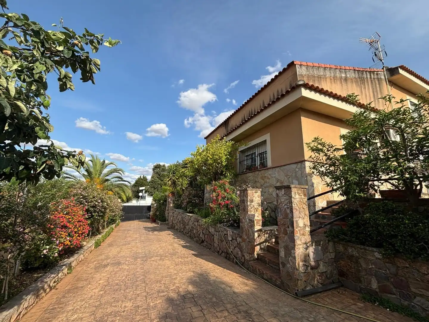Exterior view of Houses for sale in Cáceres  with Air Conditioner, Heating and Private garden